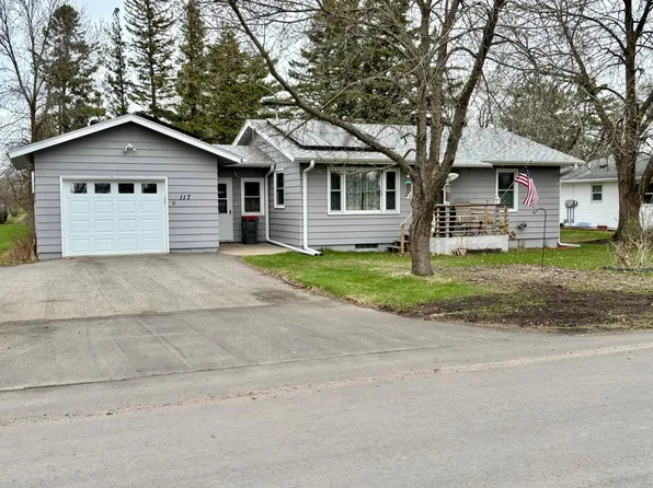 117 S Sunset Ave, Parkers Prairie, MN 56361
