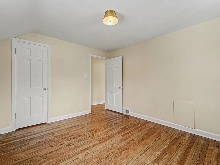 303 Wesley St — Photo 19