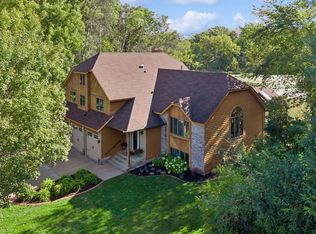 854 Palm Ct, Saint Paul, MN 55109