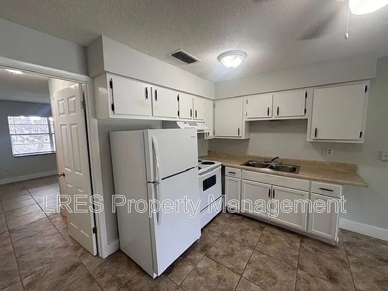 1031 Columbia Ave #K — Photo 10