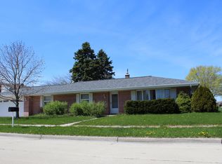 4114 Saint Clair St, Racine, WI 53402