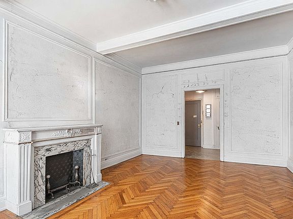 3rd image of 302 W 86th St APT 1C
