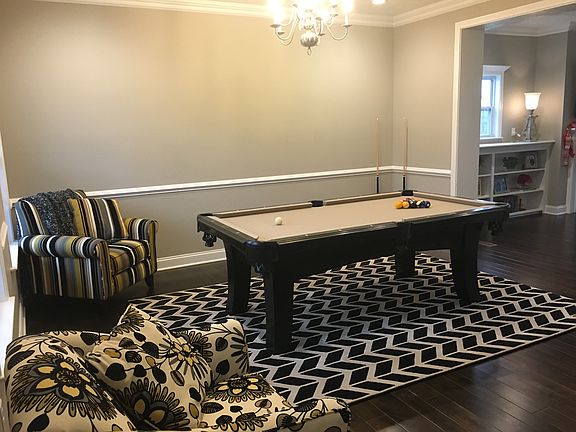 2nd image of 609 Aberdeen Ct