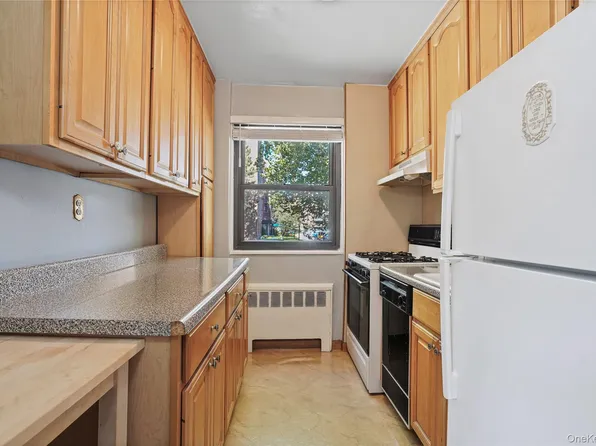 84-18 155th Avenue image 11 of 26