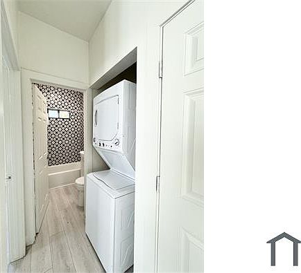 3rd image of 300 Patton St APT 2