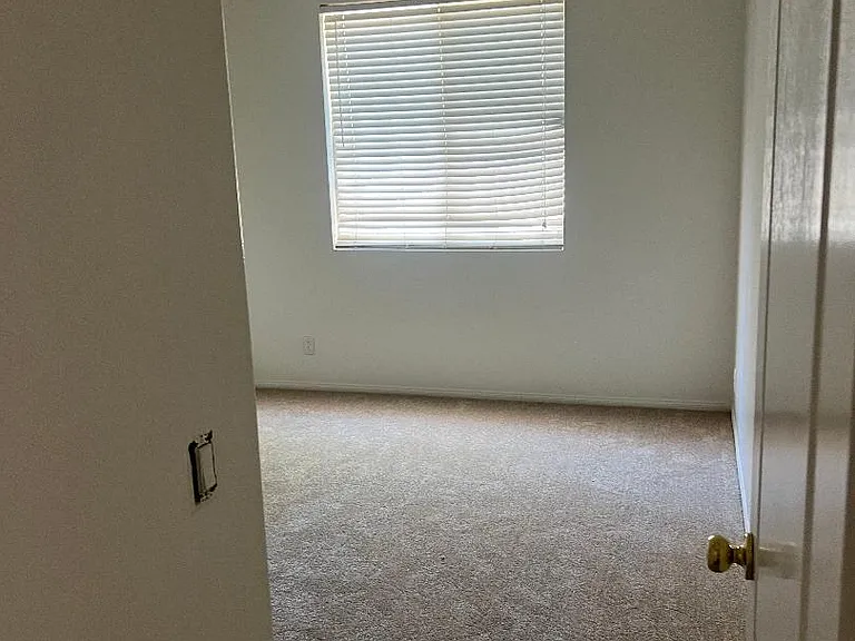 2266 N Andover Dr — Photo 7