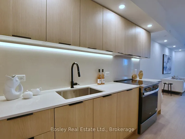 31 Huron St #227 — Photo 14