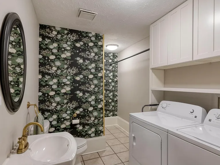 1623 Rosewood Ave — Photo 23
