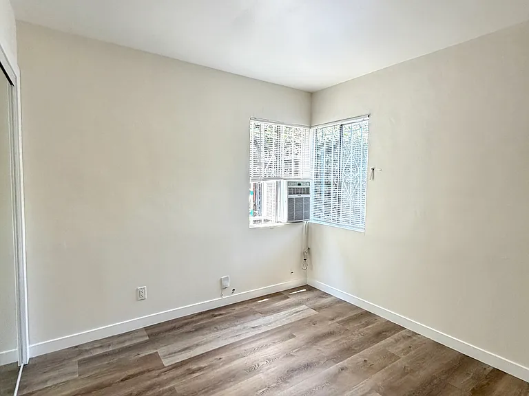1119 N Genesee Ave #3 — Photo 10