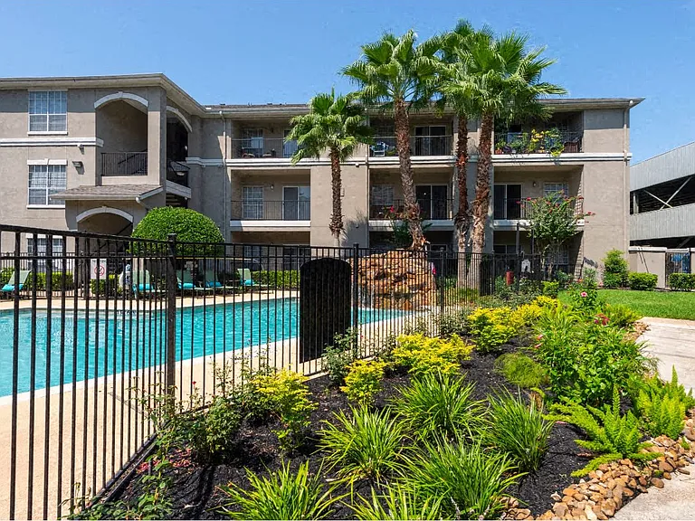 Midtown Resort Style