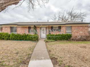 2130 E Crosby Rd, Carrollton, TX 75006