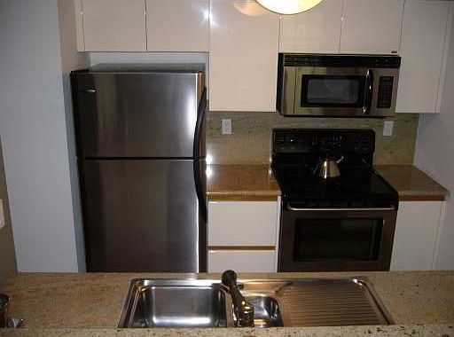 4th image of 834 Ocean Dr #207