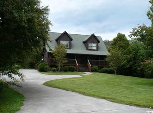 3525 Autumn Woods Ln, Sevierville, TN 37862