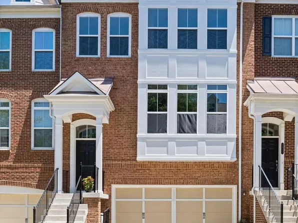 2929 Chesham St, Fairfax, VA 22031