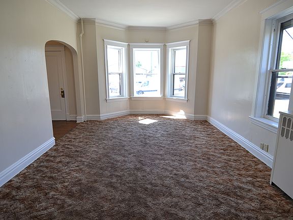 3rd image of 405 W Jefferson St