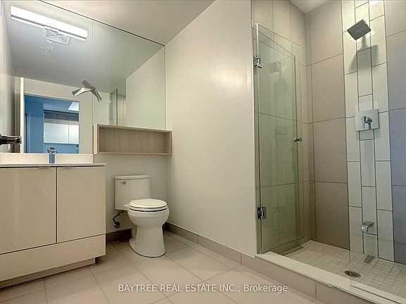 5th image of 70 Princess St #2214