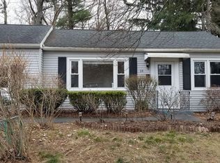 13 Parkwood Dr, Albany, NY 12205