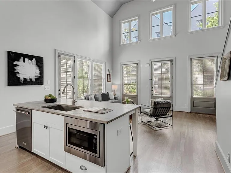 528 Bismark Rd NE — Photo 12