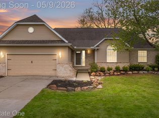16222 Pine Lake Forest Ct, Linden, MI 48451