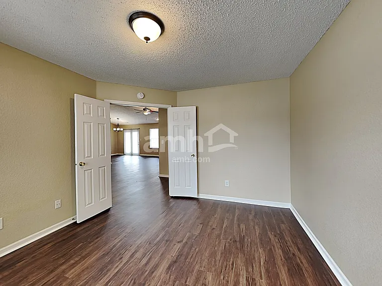 5606 Wood Hollow Dr — Photo 8