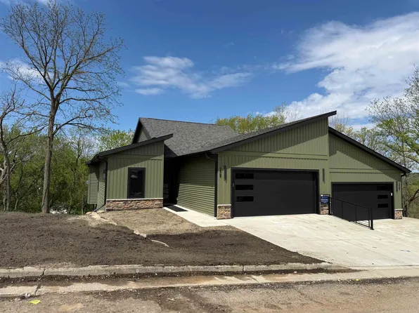 225 Whitetail Ln #28, Deerfield, WI 53531