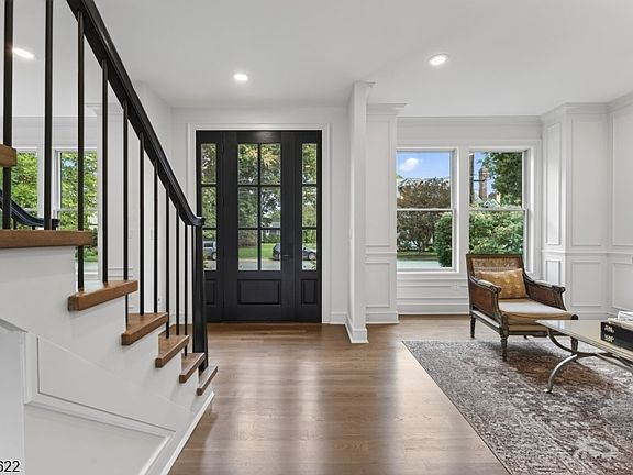 3rd image of 21 Pomona Ave