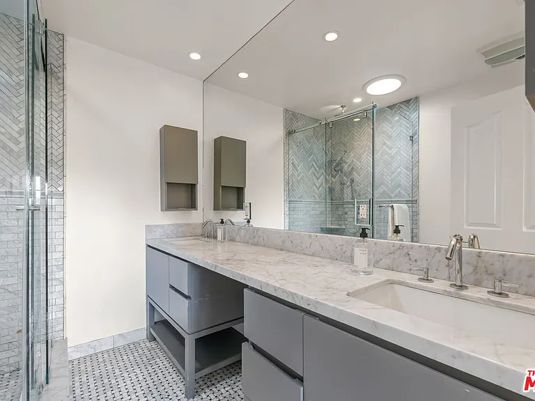 9023 Alto Cedro Dr — Photo 46