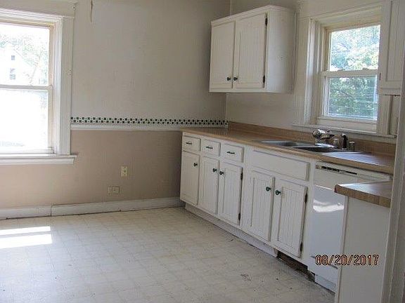 3rd image of 4123 Lora Ave