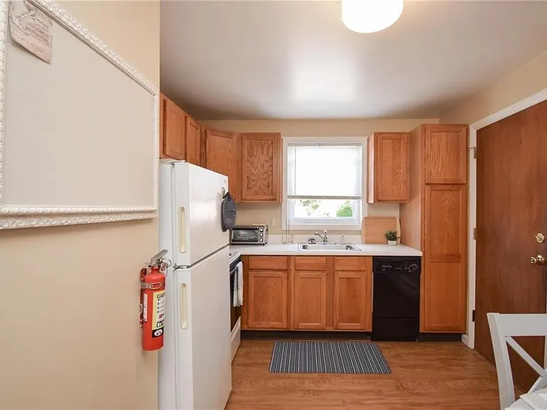 70 Carroll Ave #509 — Photo 7