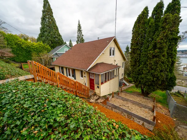 9920 NW Hoge Ave, Portland, OR 97231