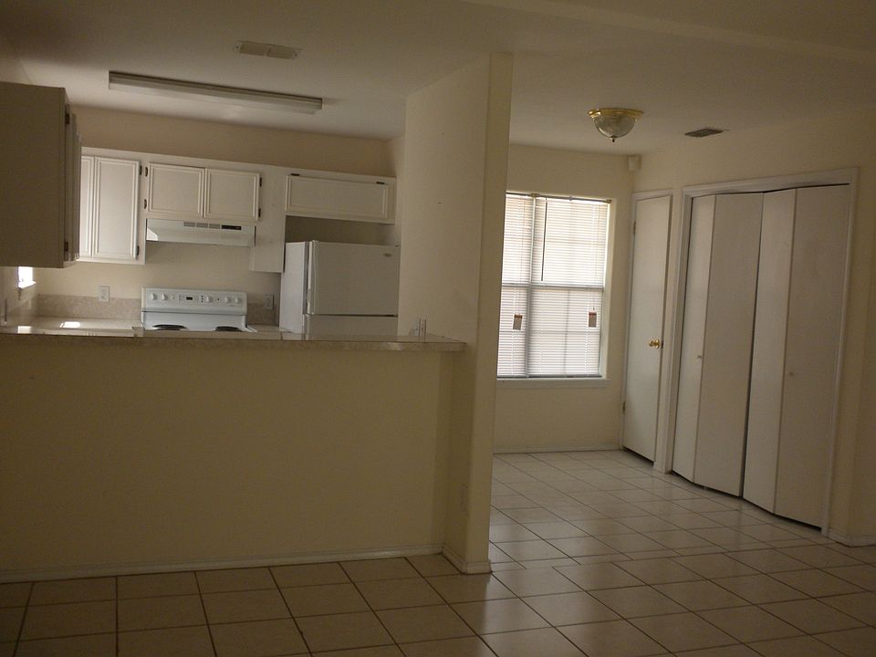 2nd image of 1208 Sandpiper Ave APT 4