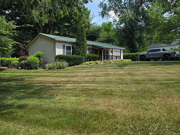 3rd image of 2228 Deerwood Rd