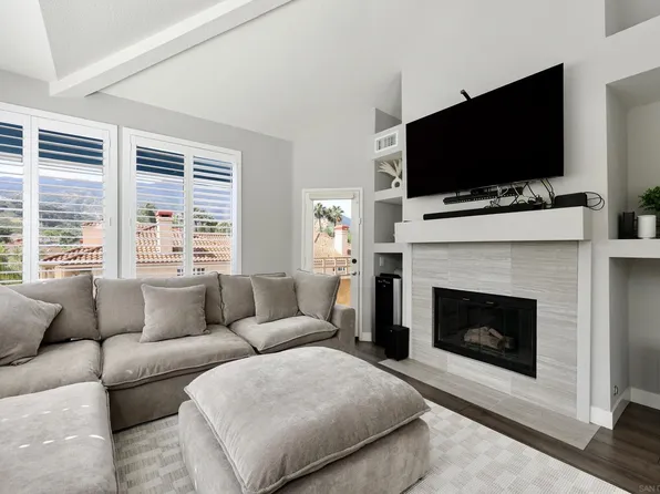 3140 Castelar Ct Unit 202, Corona, CA 92882