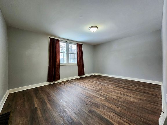 4th image of 670 Garson Ave