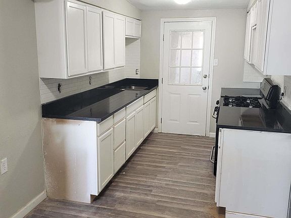 4th image of 7807 Broadway Dr