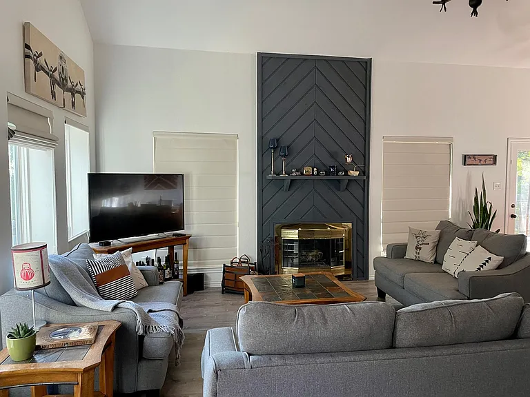 5926 Volunteer Pl — Photo 2