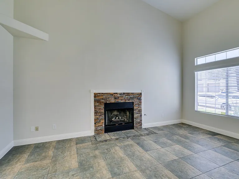 200 Luninborg St — Photo 15
