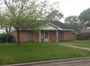 907 Geney St, Brenham, TX 77833