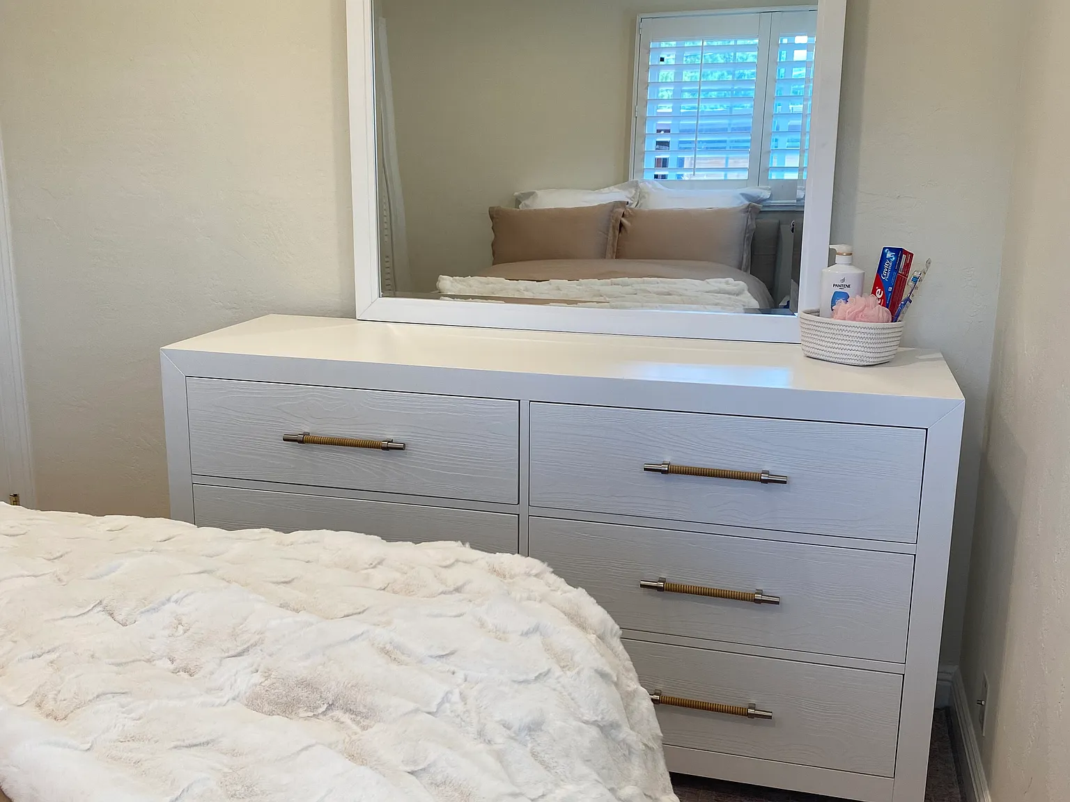 3 bed, 1200 sqft, $1,300 — Photo 2