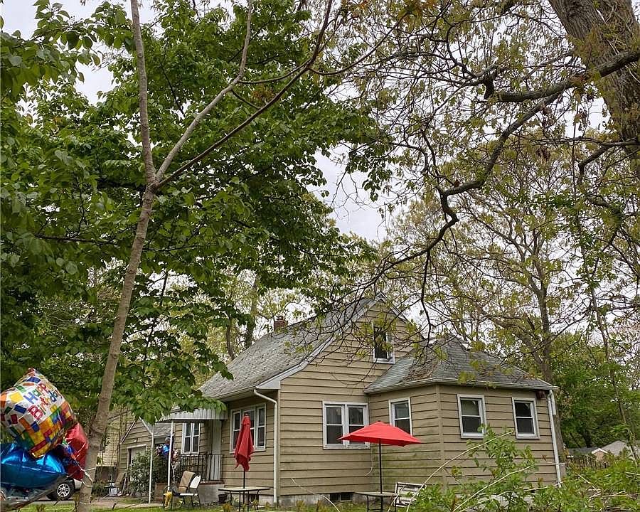 2nd image of 84 Rose Ln