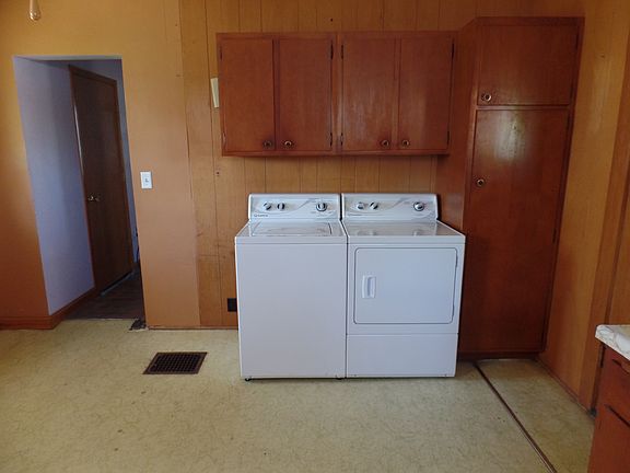 Washer and dryer included