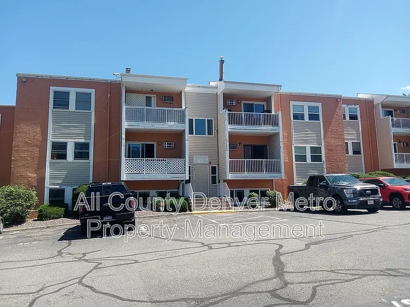 1300 Golden Cir #103-B