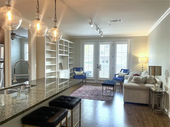 8616 Turtle Creek Blvd APT 207, Dallas, TX 75225