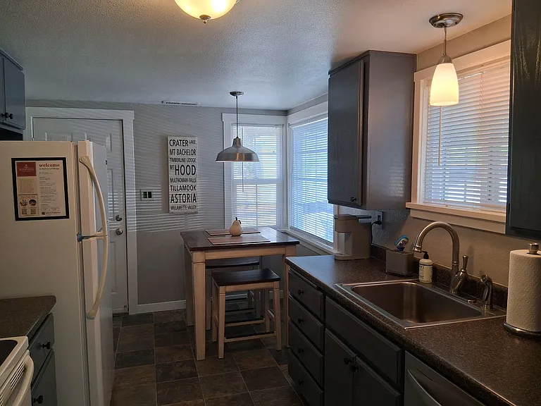 660 N Oregon St — Photo 30