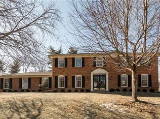 1887 Candlewick Dr, Saint Louis, MO 63131