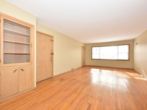 4th image of 9636 W Capitol Dr #4