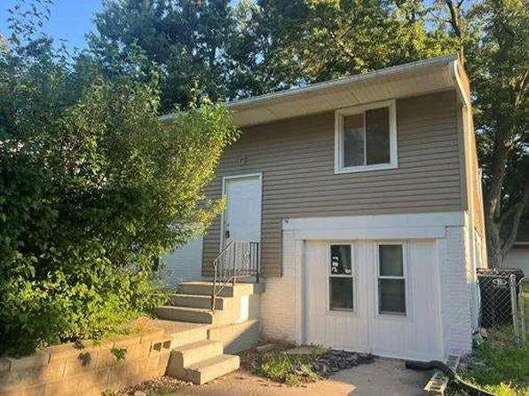18202 E Lexington Rd, Independence, MO 64058