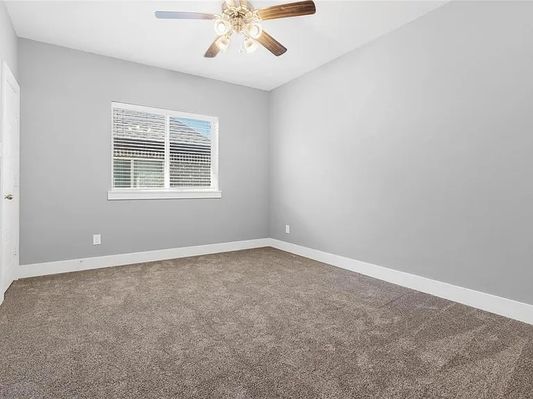 1131 Alpine Dr — Photo 23