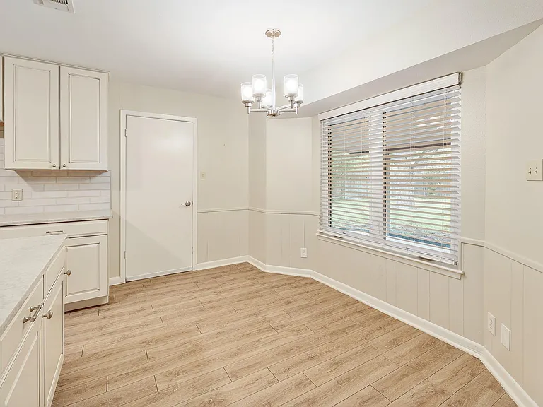 8609 Melshire Dr — Photo 6