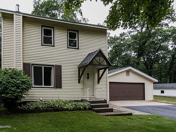 3rd image of 2651 Cornelia Ave NW